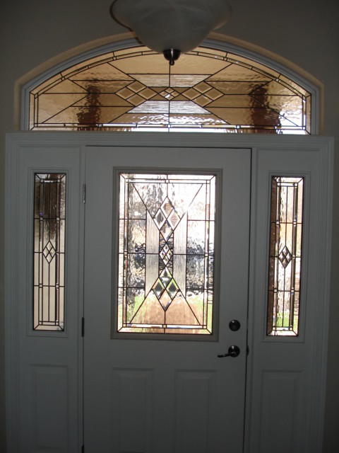Example of a transitional entryway design in Denver