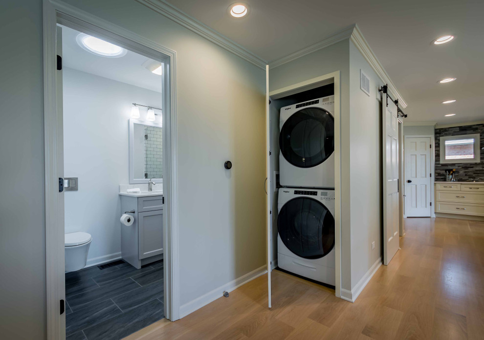 Contemporary Lakefront Residence