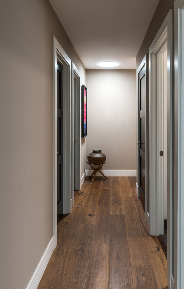 Transitional hallway photo in San Francisco