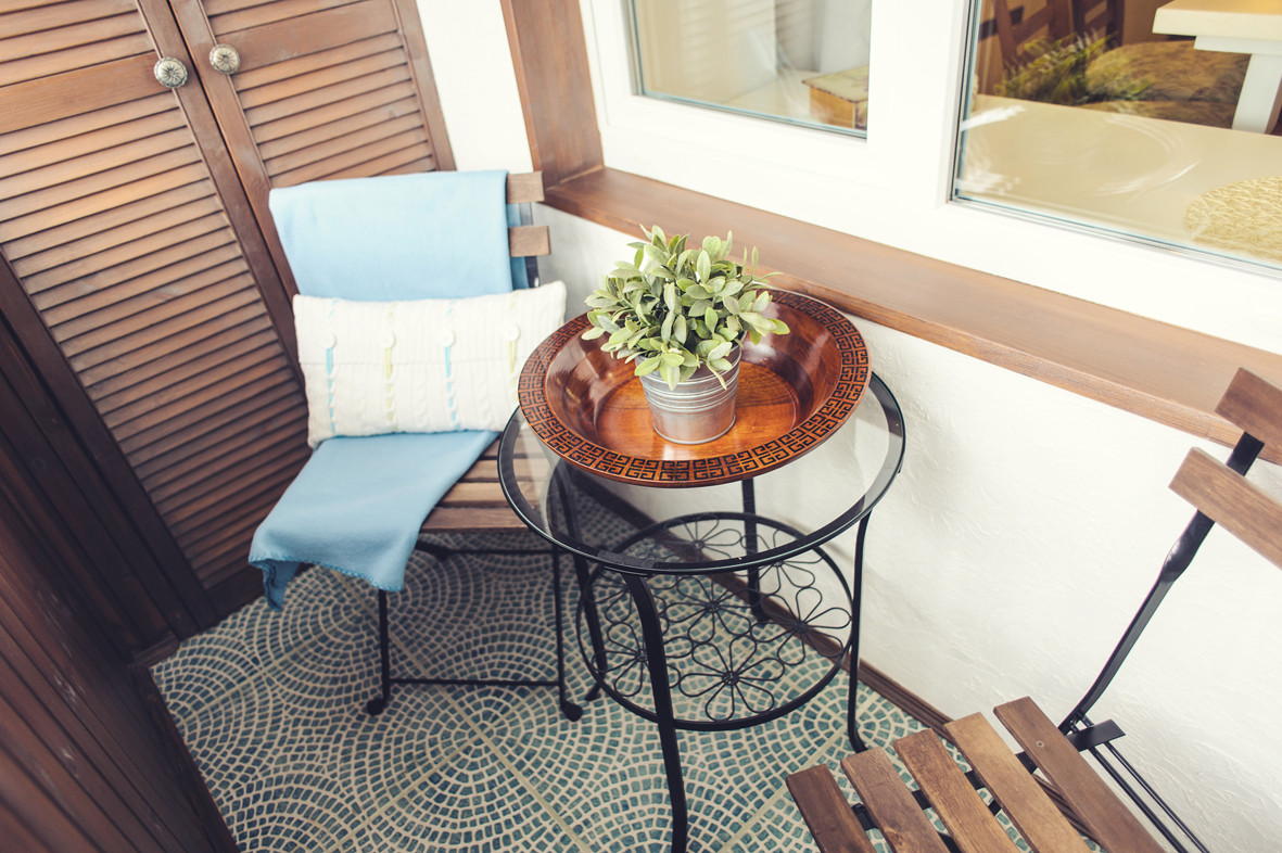 Туман недвижим голубой