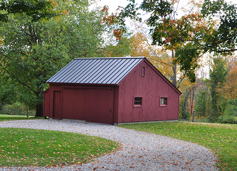 Mid-sized transitional detached barn in New York.