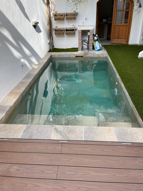 Piscinas de gres porcel&aacute;nico piscina