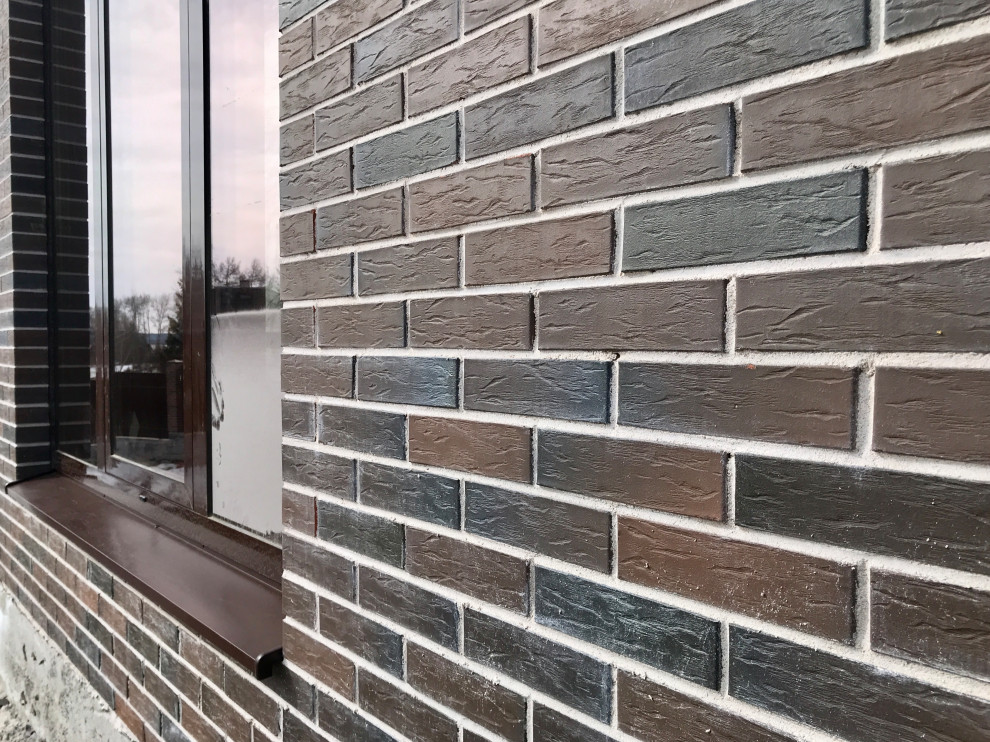 Коттедж с облицовкой кирпичом на Таватуе