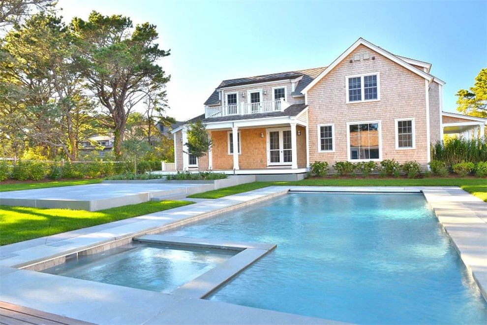 Home design - transitional home design idea in Boston