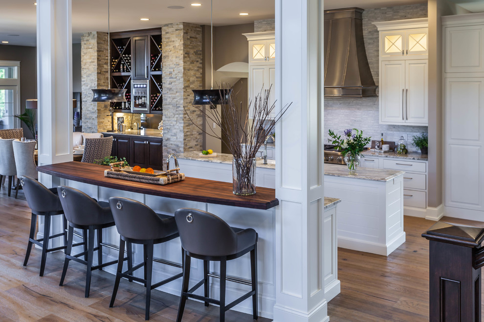 Transitional home design photo in Grand Rapids
