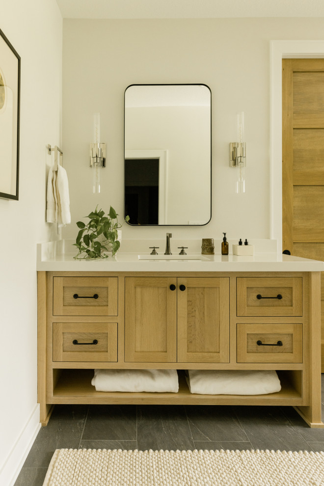 Bathroom - transitional bathroom idea
