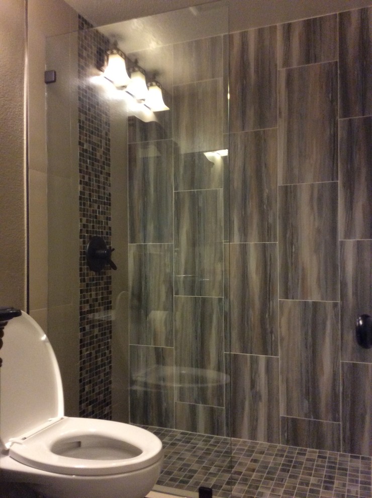 Home design - transitional home design idea in Orange County
