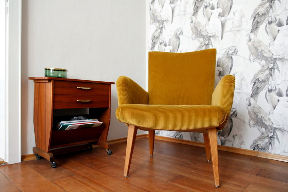 This is an example of a midcentury home office in Munich.