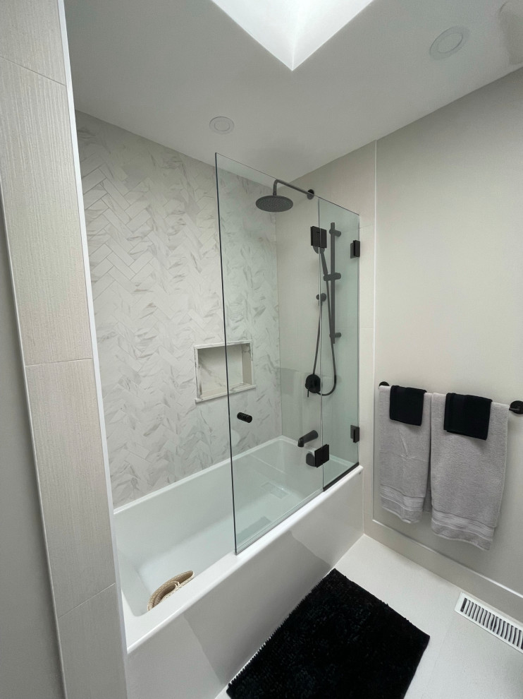 Black, White and Gray Main Bathroom