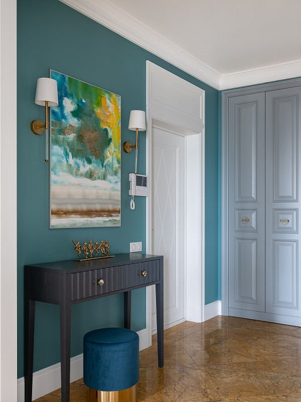 Картины в прихожей