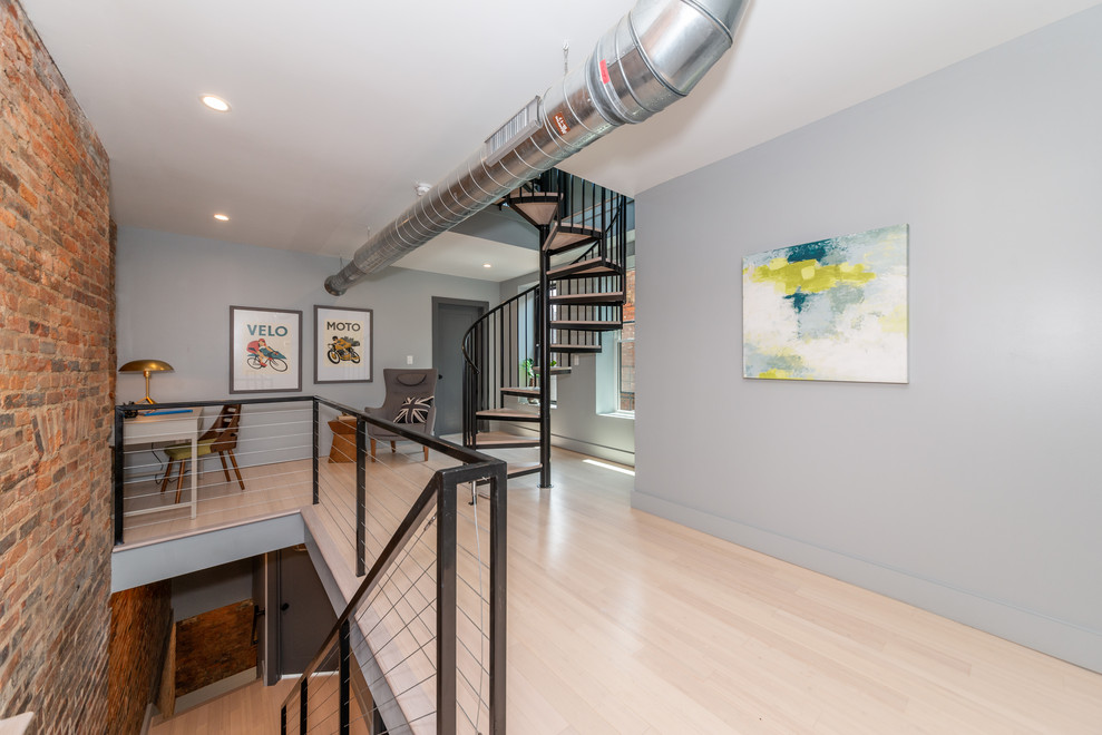 Inspiration for a transitional home design remodel in Cincinnati