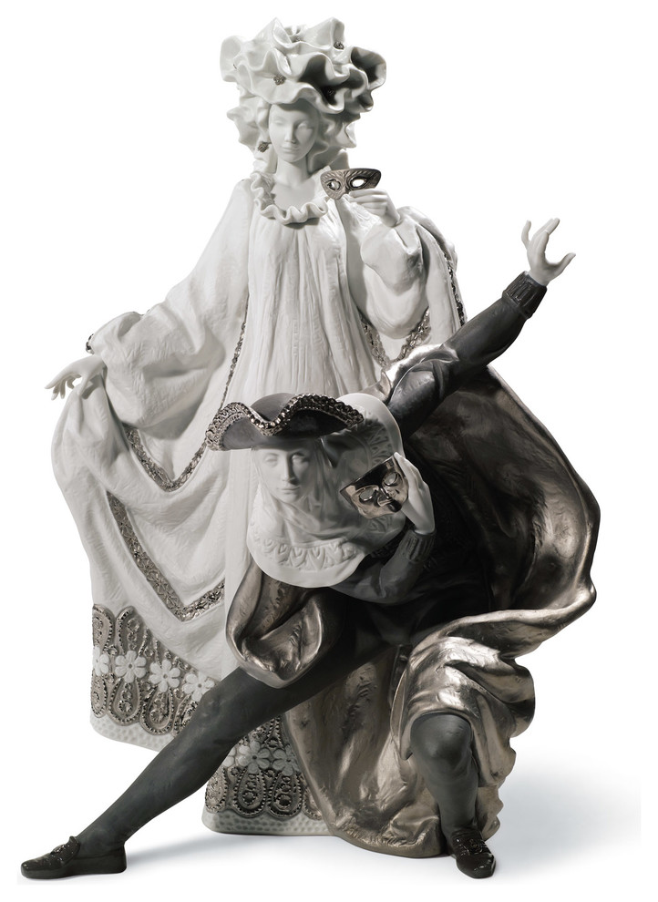Lladro Venetian Carnival Re Reco Figurine
