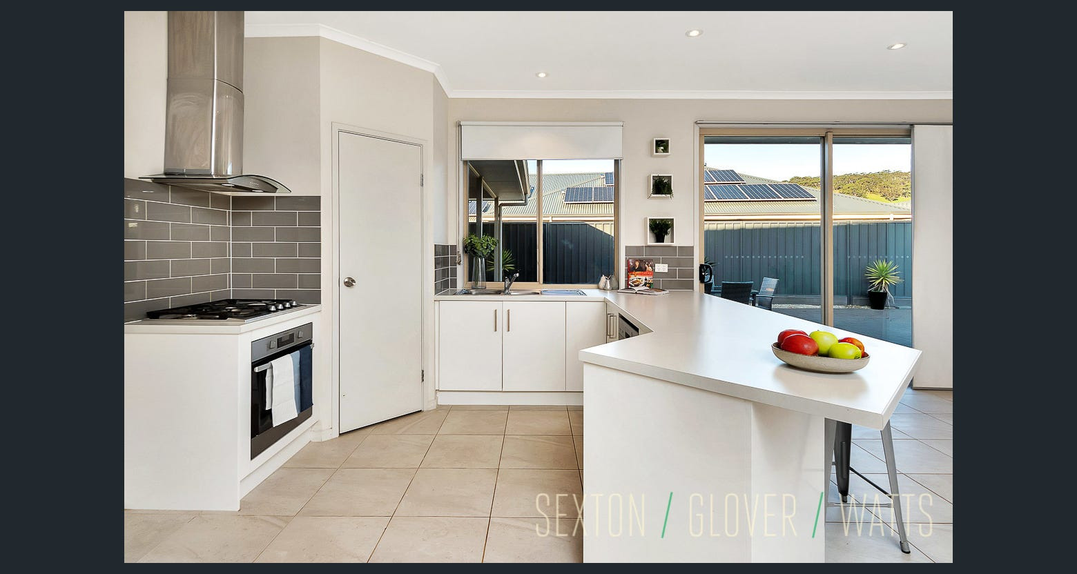 16 MacQuarie Parade, Meadows