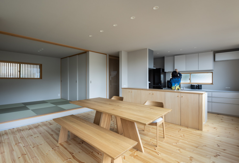 This is an example of a world-inspired kitchen in Kobe.