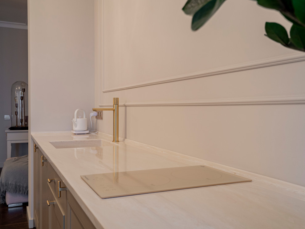 Меблировка квартиры: необычная кухня и гардеробная