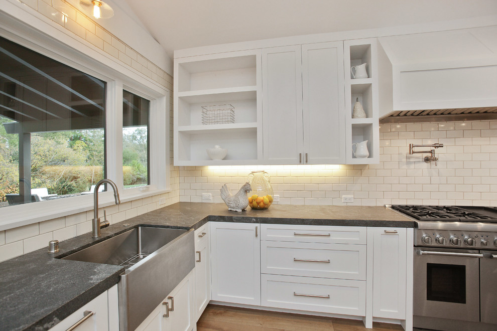Kitchen - transitional kitchen idea in San Francisco
