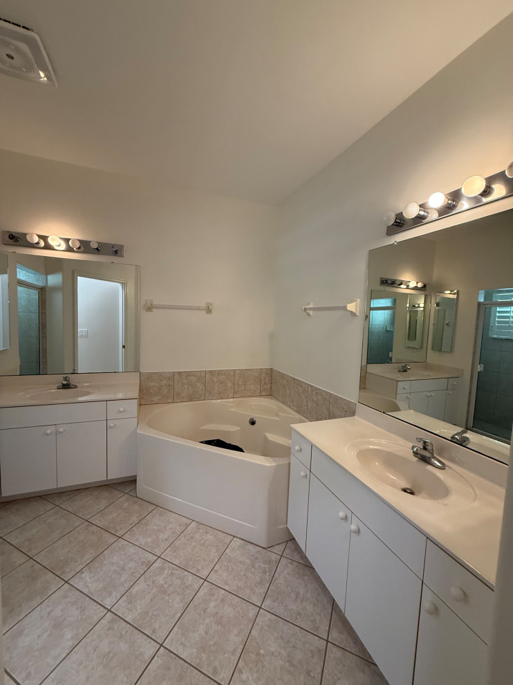 Master Bathroom Luxurious & Bold