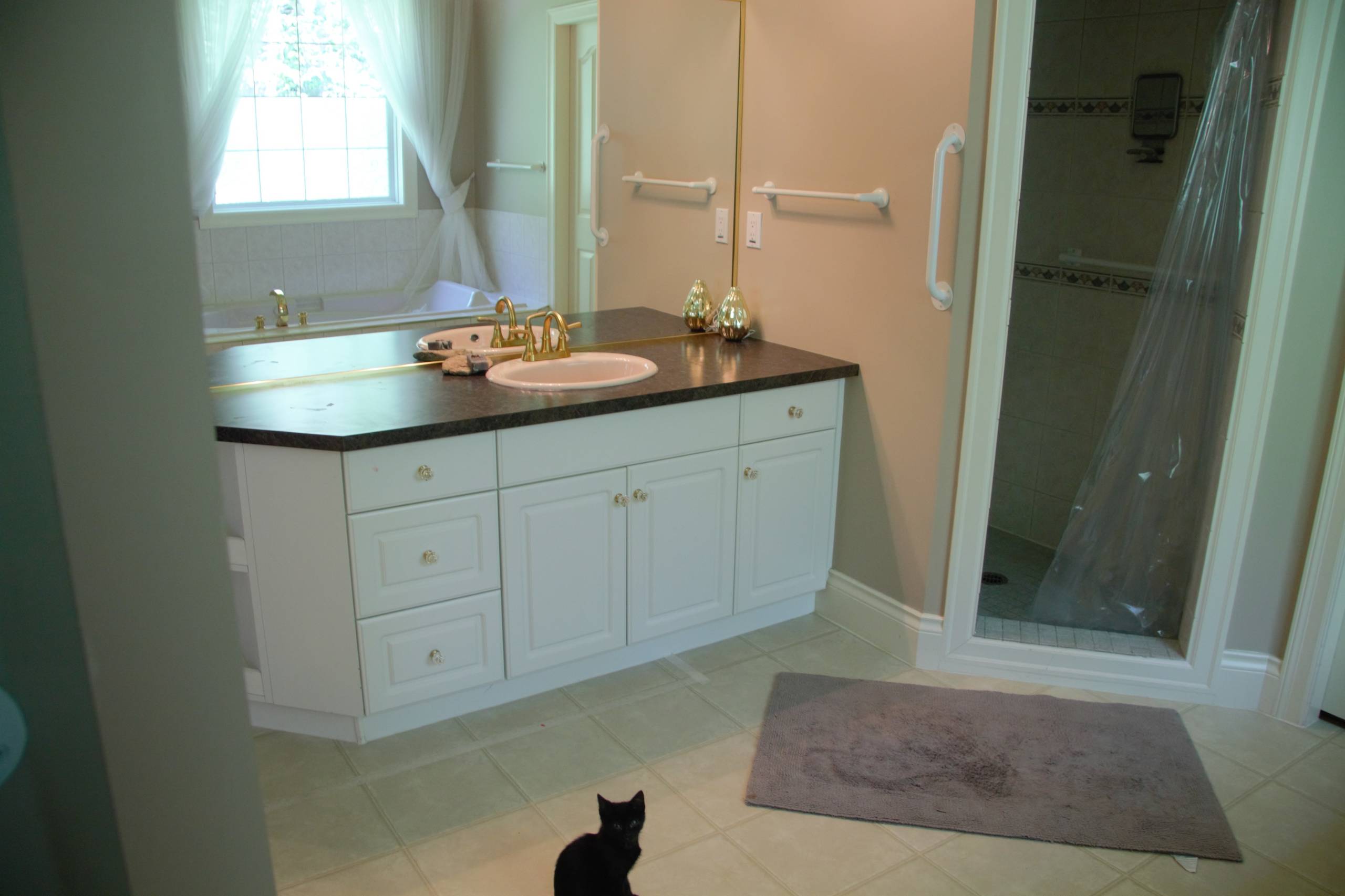 A Country Estate's Master Bath