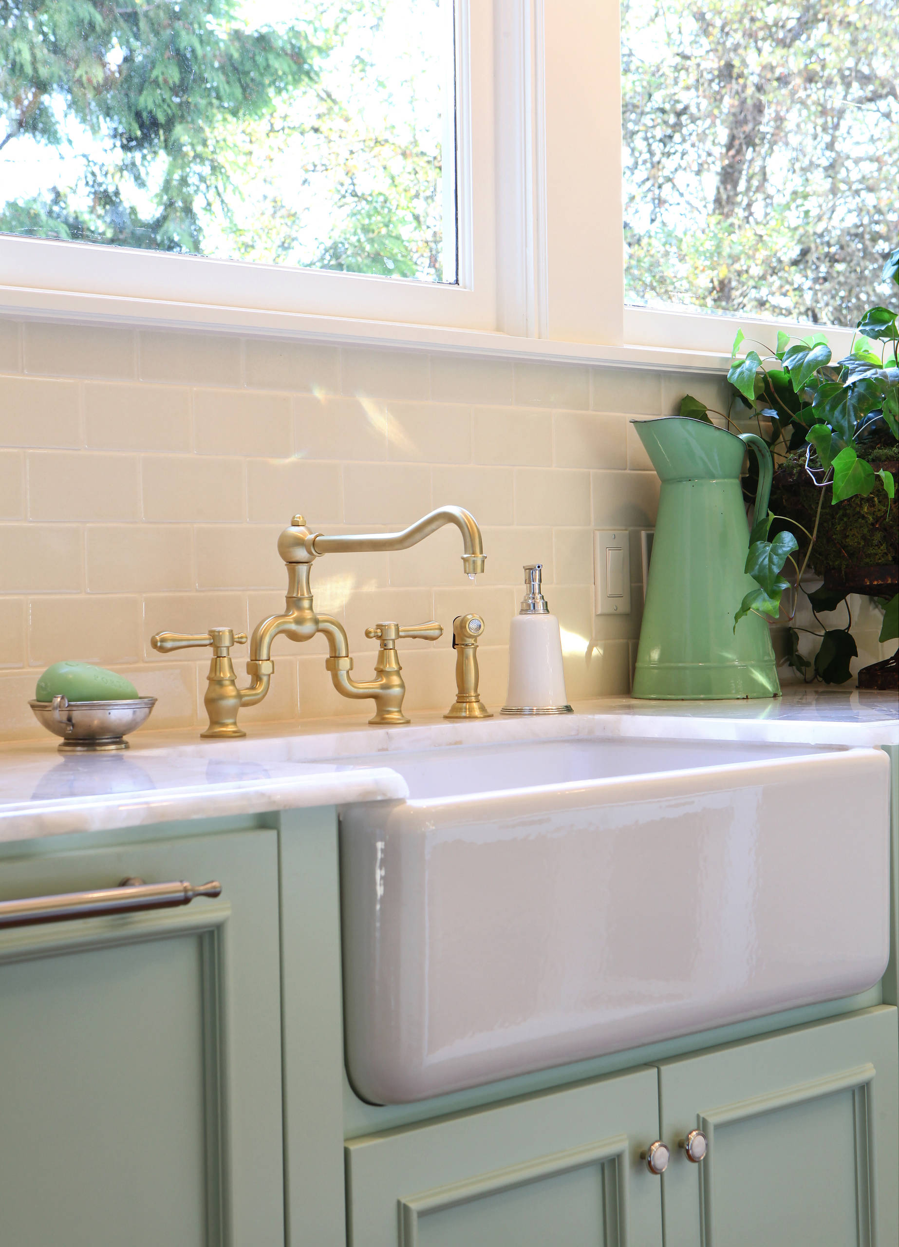 Your Kitchen: Farmhouse Sinks, image size:1846x2560