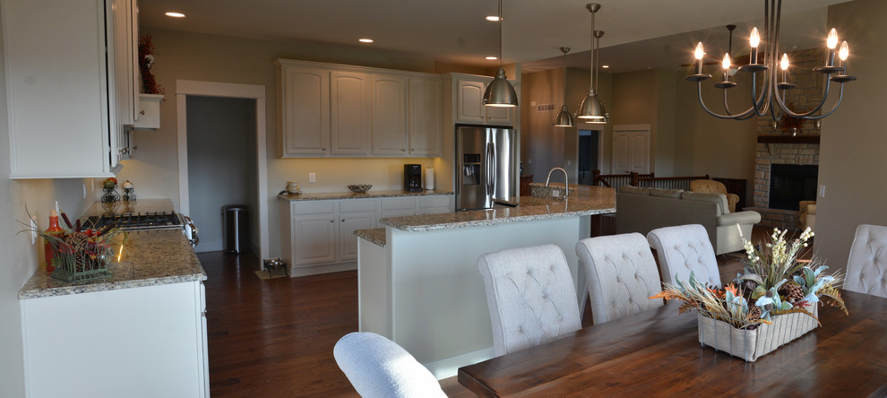 Inspiration for a large transitional kitchen remodel
