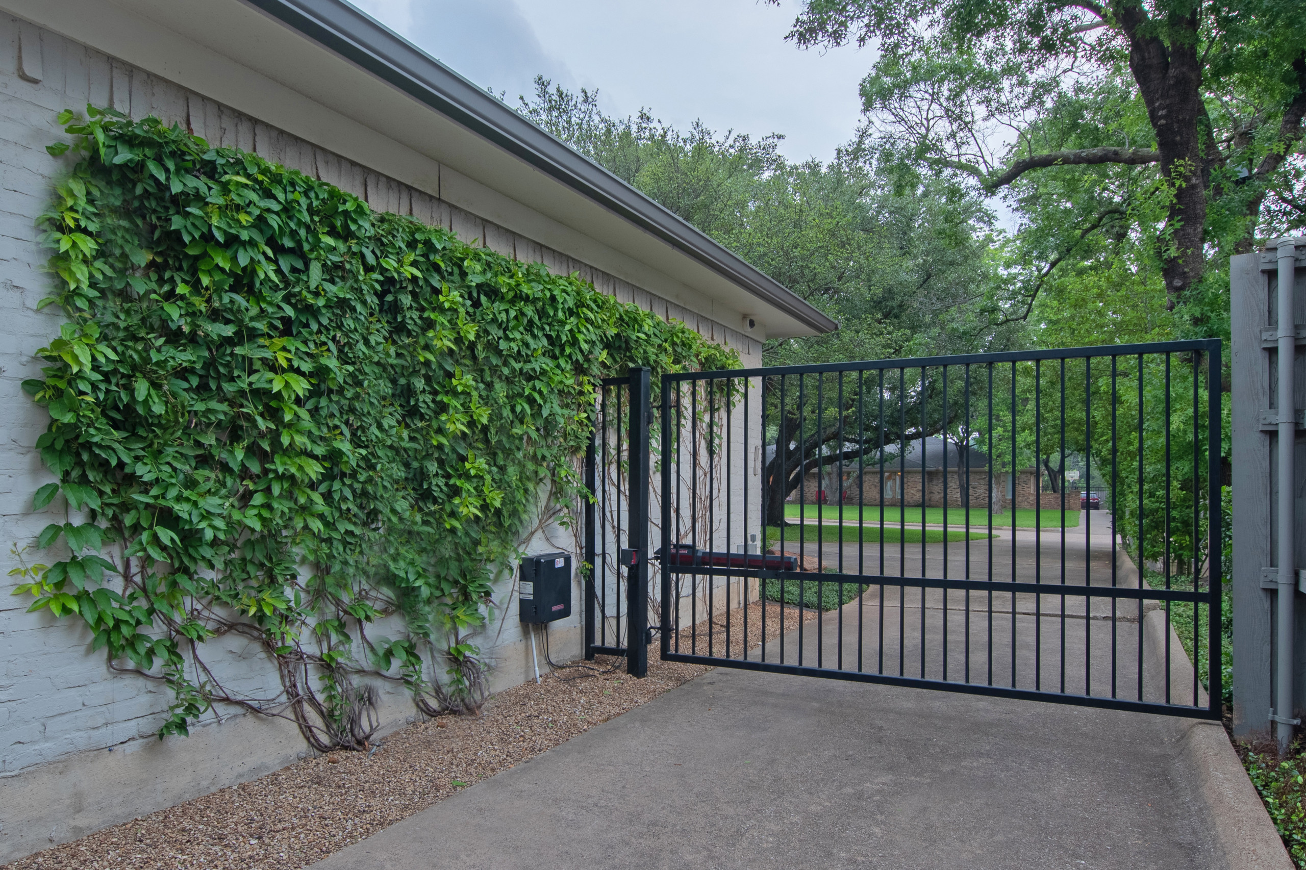 PRESTON HOLLOW GARDENS