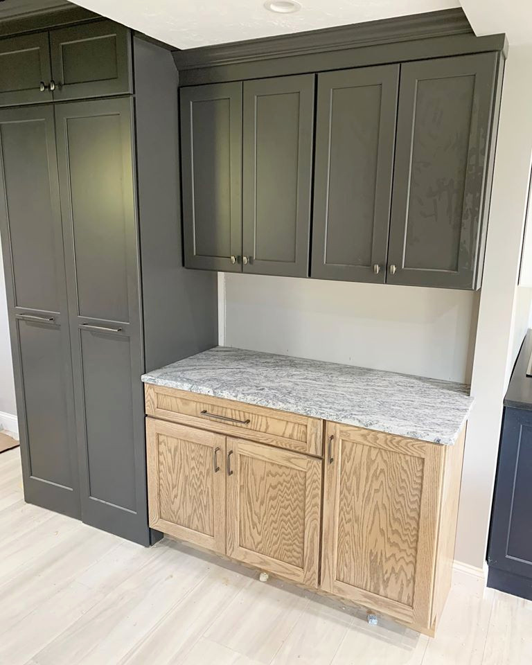 Kitchen - transitional kitchen idea in Boston
