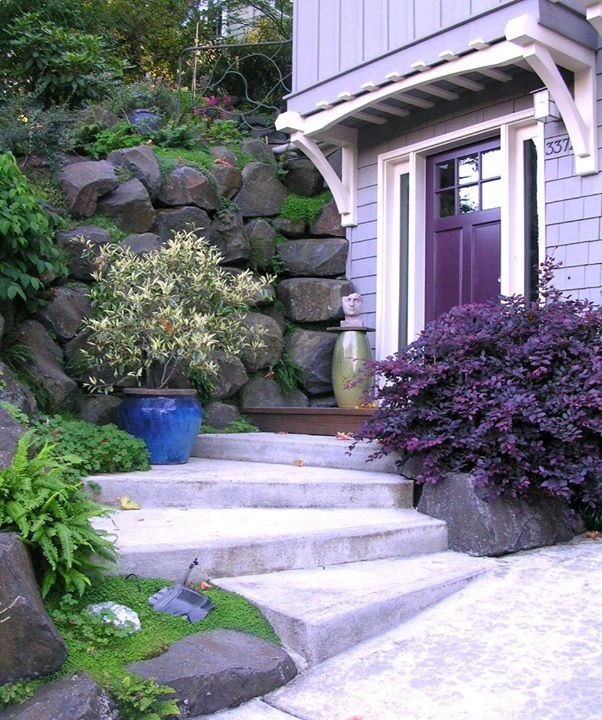 Photo of a transitional landscaping in Chicago.