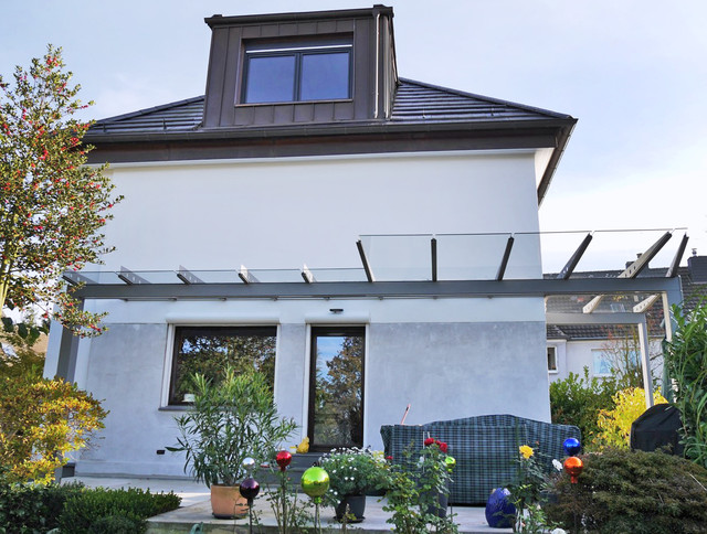 Terrassen-Überdachung als filigranes Glasdach - Modern - Terrasse