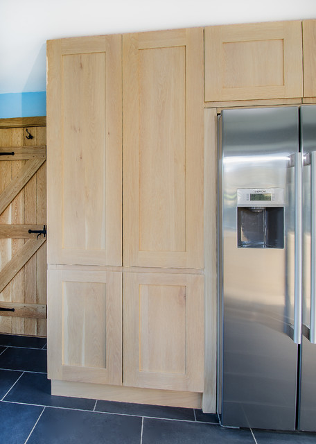 Shaker Traditional Kitchen with a Handle-less Twist transitional