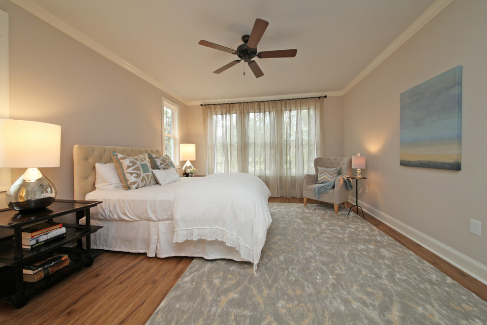 Photo of a mid-sized transitional home design in Charleston.