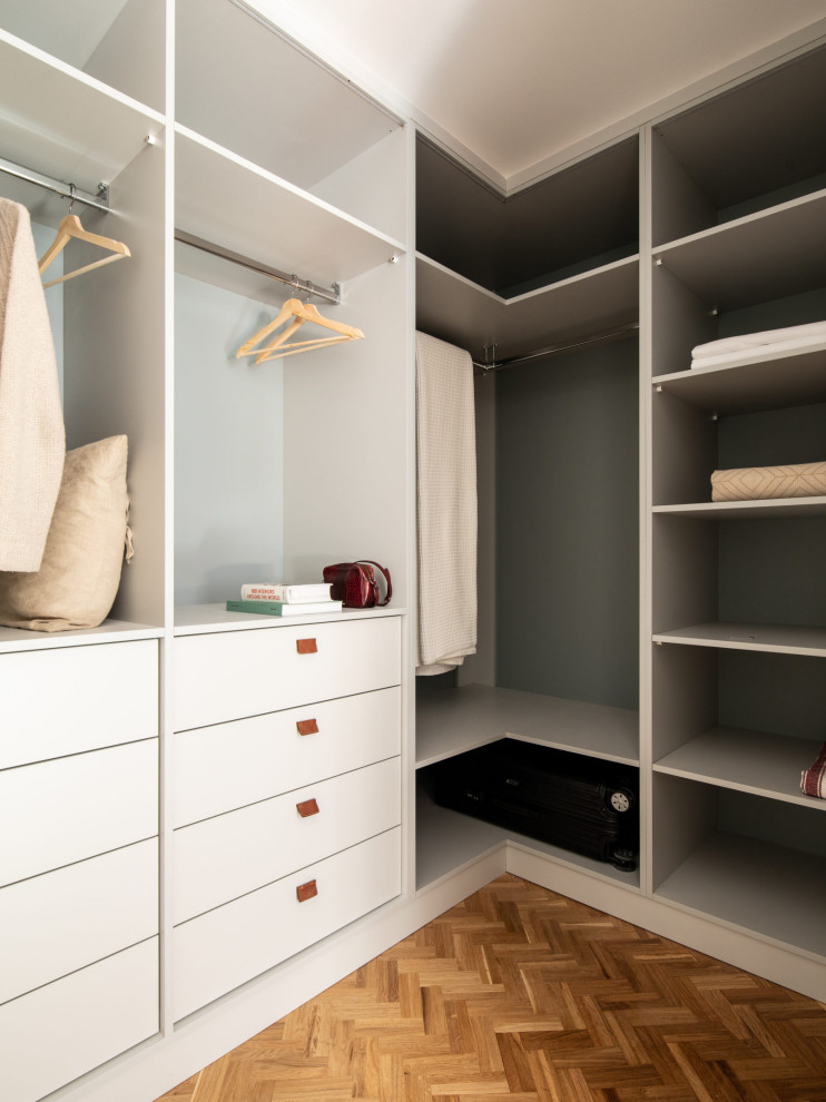Inspiration for a modern storage and wardrobe in Barcelona.