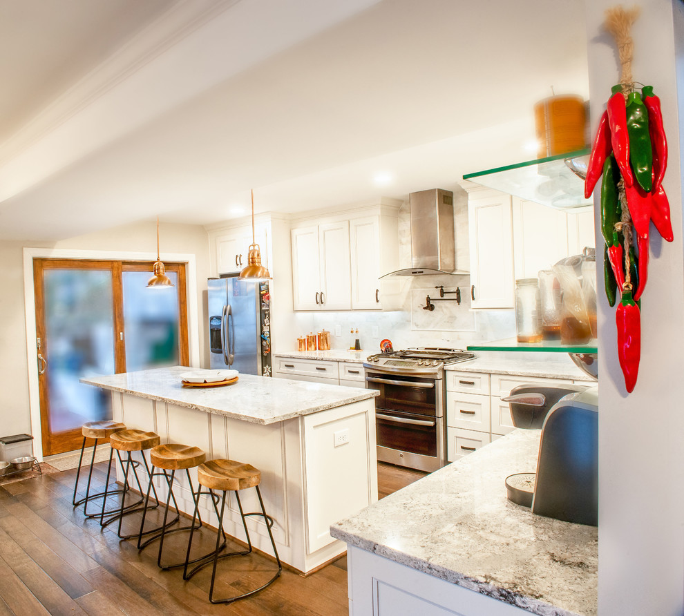 Transitional kitchen photo in DC Metro
