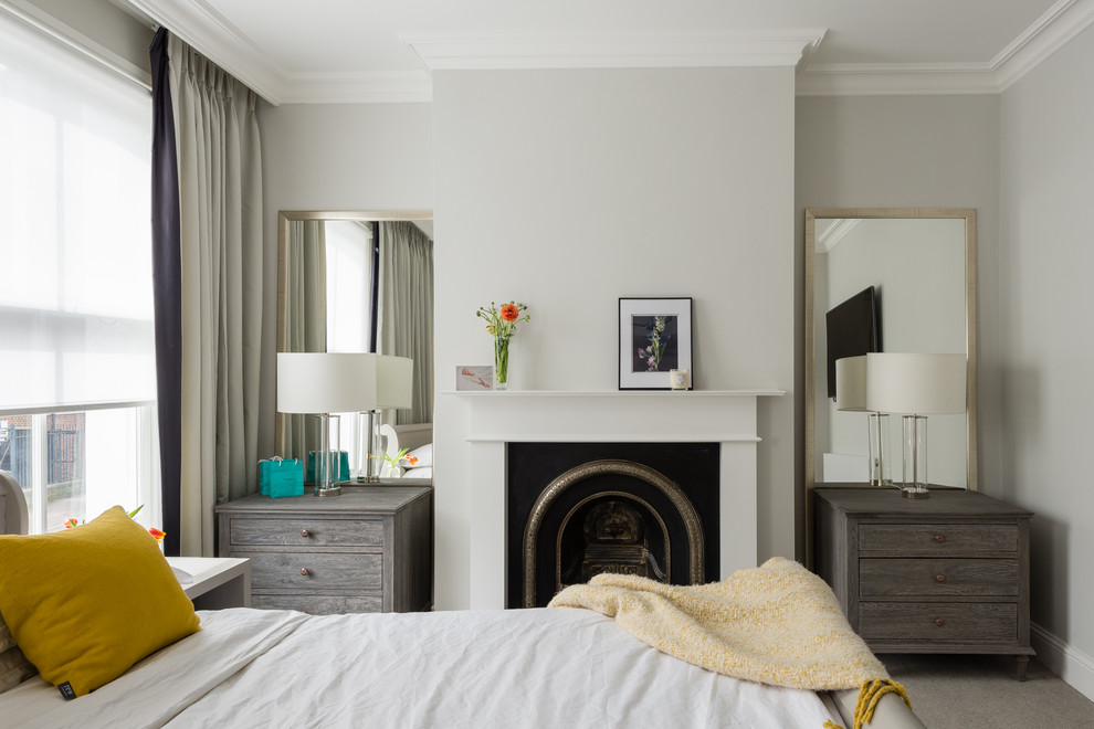 This is an example of a contemporary bedroom in London.