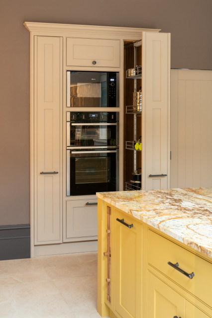 Classic In-Frame Shaker 92 &ndash; Wanstead, London victorian-kitchen