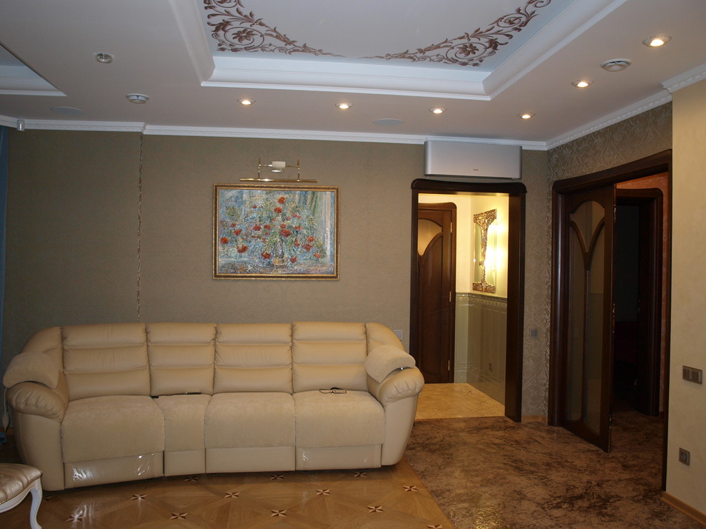 Дом на склоне холма