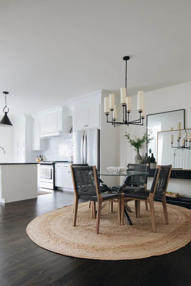 Home design - transitional home design idea in Chicago