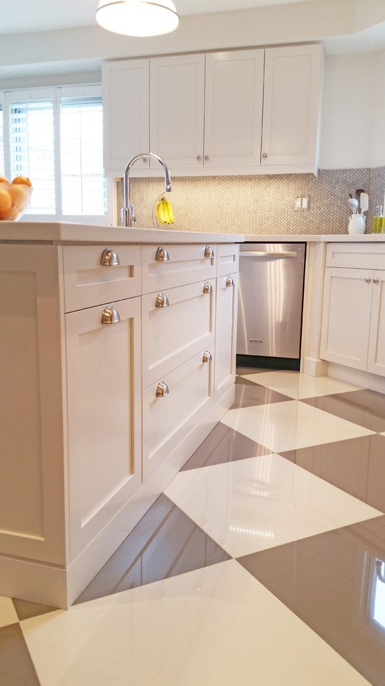 Large transitional kitchen photo in Toronto