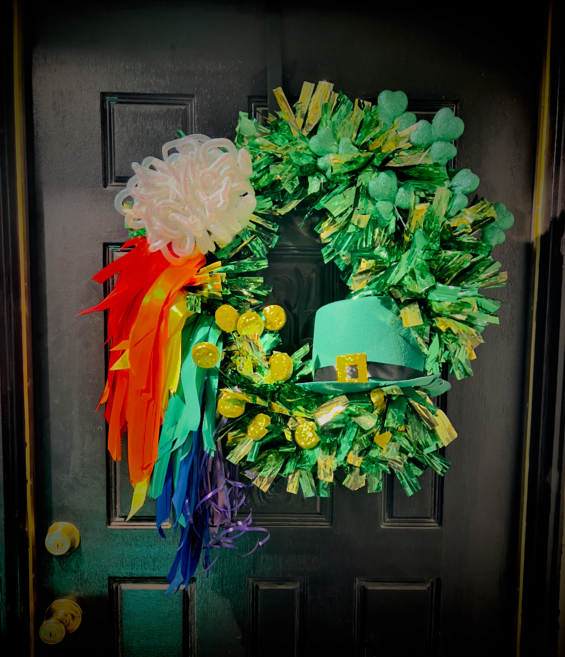 HOLIDAY DECORATING