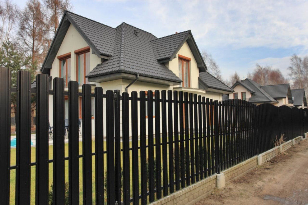 Заборы и ограждения для дачи в СПБ