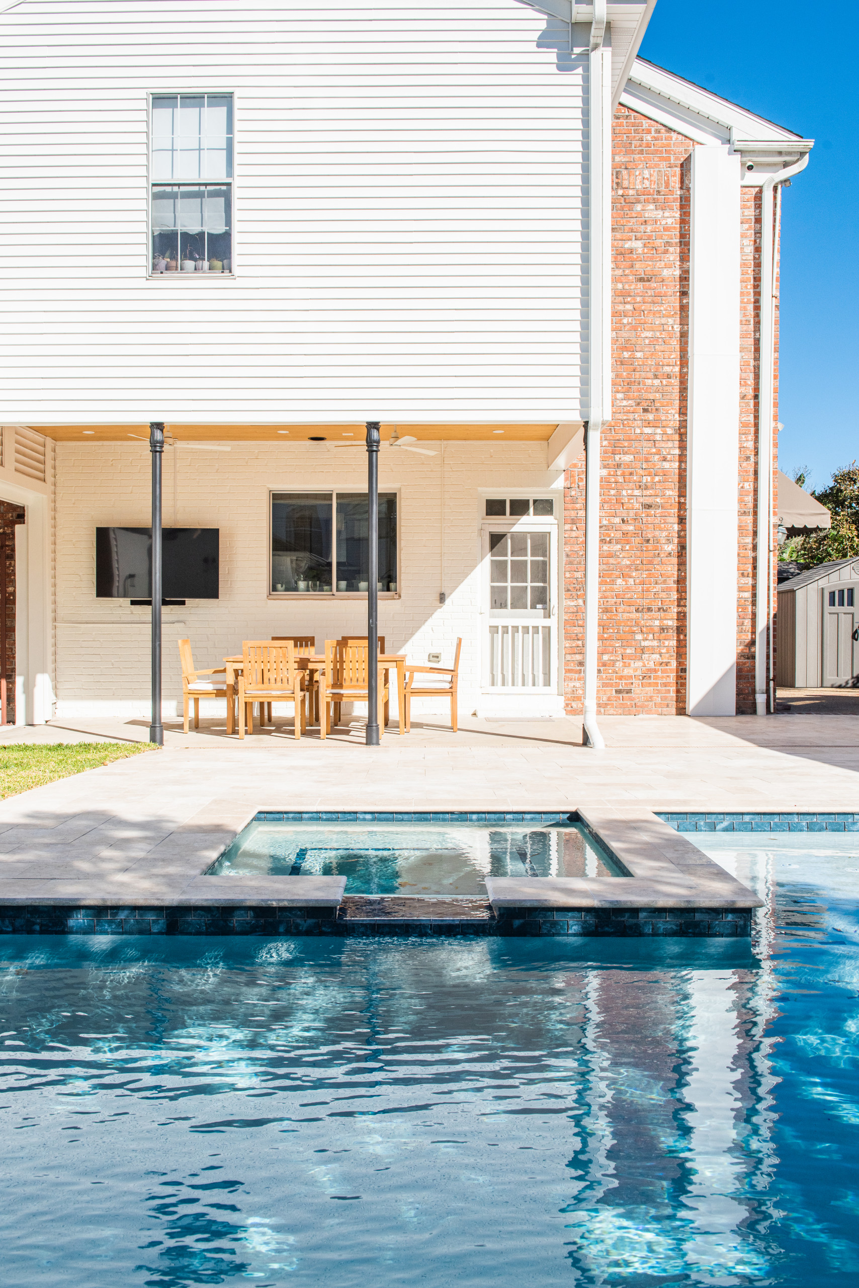 Side Courtyard Cabana