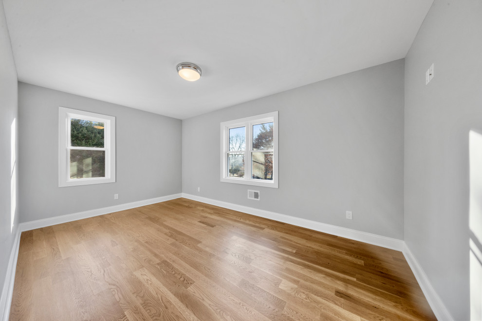 Secondary Bedroom with Casement Windows