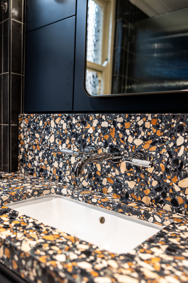 Inspiration for a contemporary bathroom in Sydney.