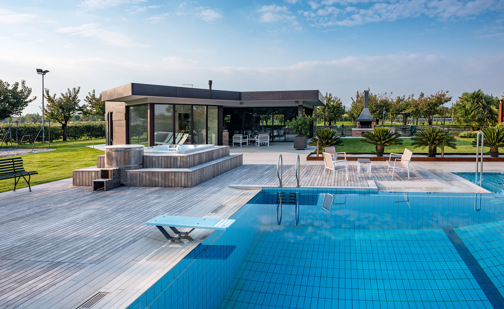 Design ideas for a contemporary pool.