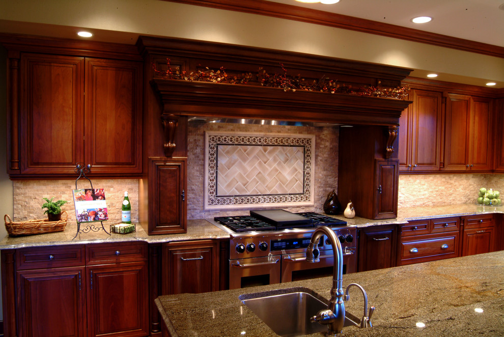 Kitchen - kitchen idea in Seattle