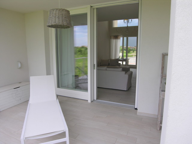 Villa bifamiliare contemporary-deck