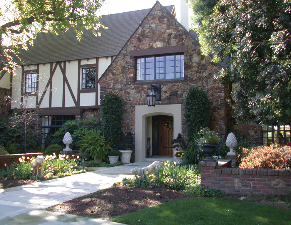 Traditional exterior in Los Angeles.