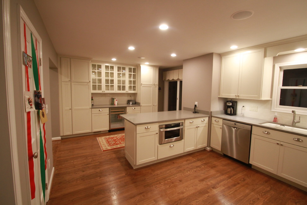 Transitional kitchen photo in DC Metro