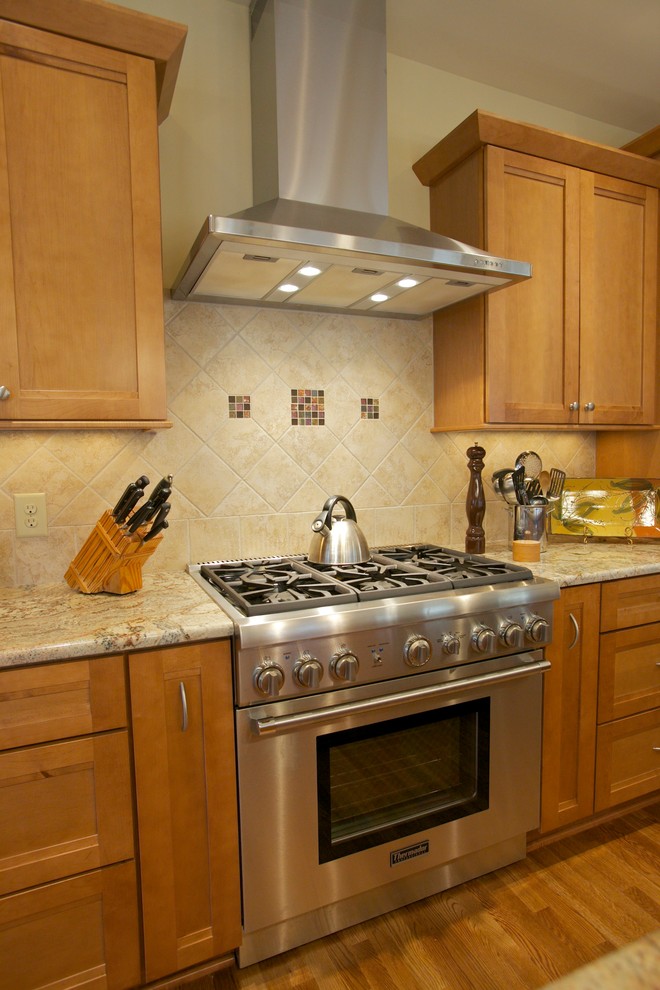 Inspiration for a transitional kitchen remodel in Raleigh
