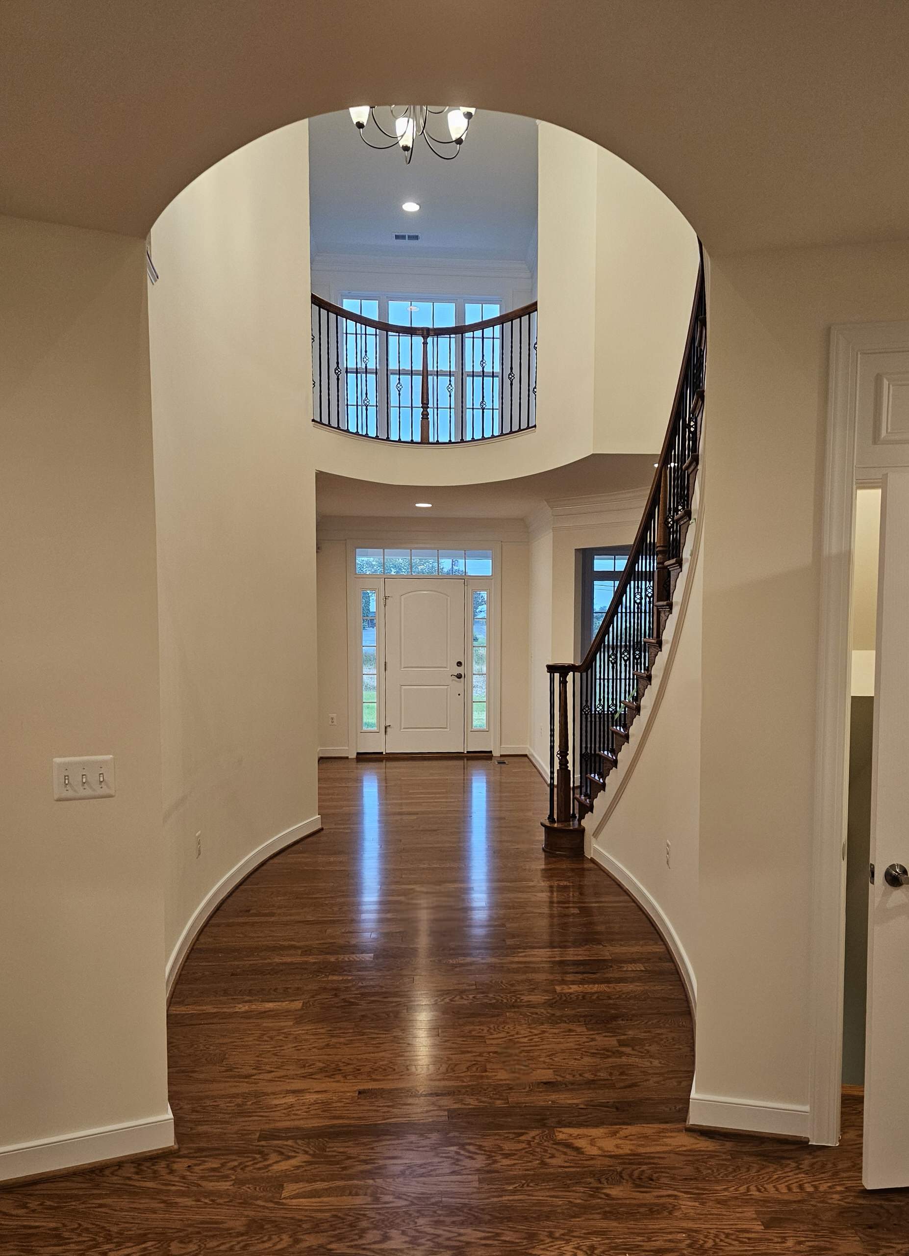 128_Grand Entryway Elliptical Staircase, Nokesville, VA 20181