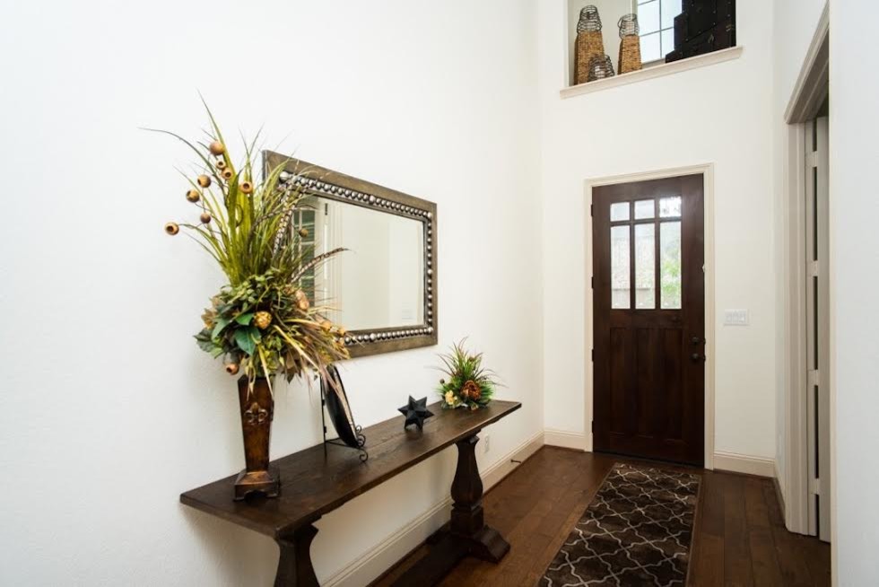 Entryway - transitional entryway idea in Houston